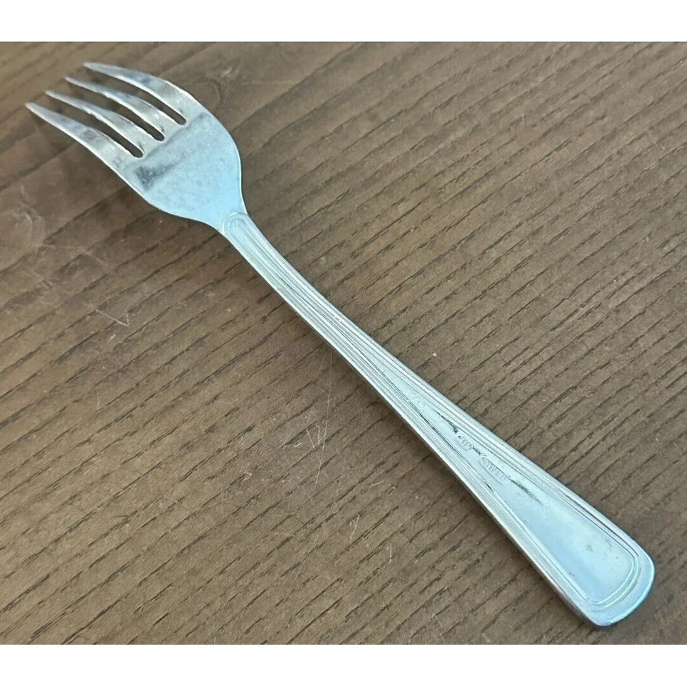 World Tableware CLASSIC RIM Stainless Flatware 8 1/8'' Fork Japan